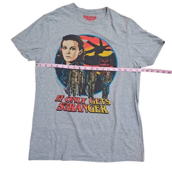Stranger Things Season 2 Graphic Print Shirt Men Medium Classic Retro Merch Fan - Picture 3 of 4